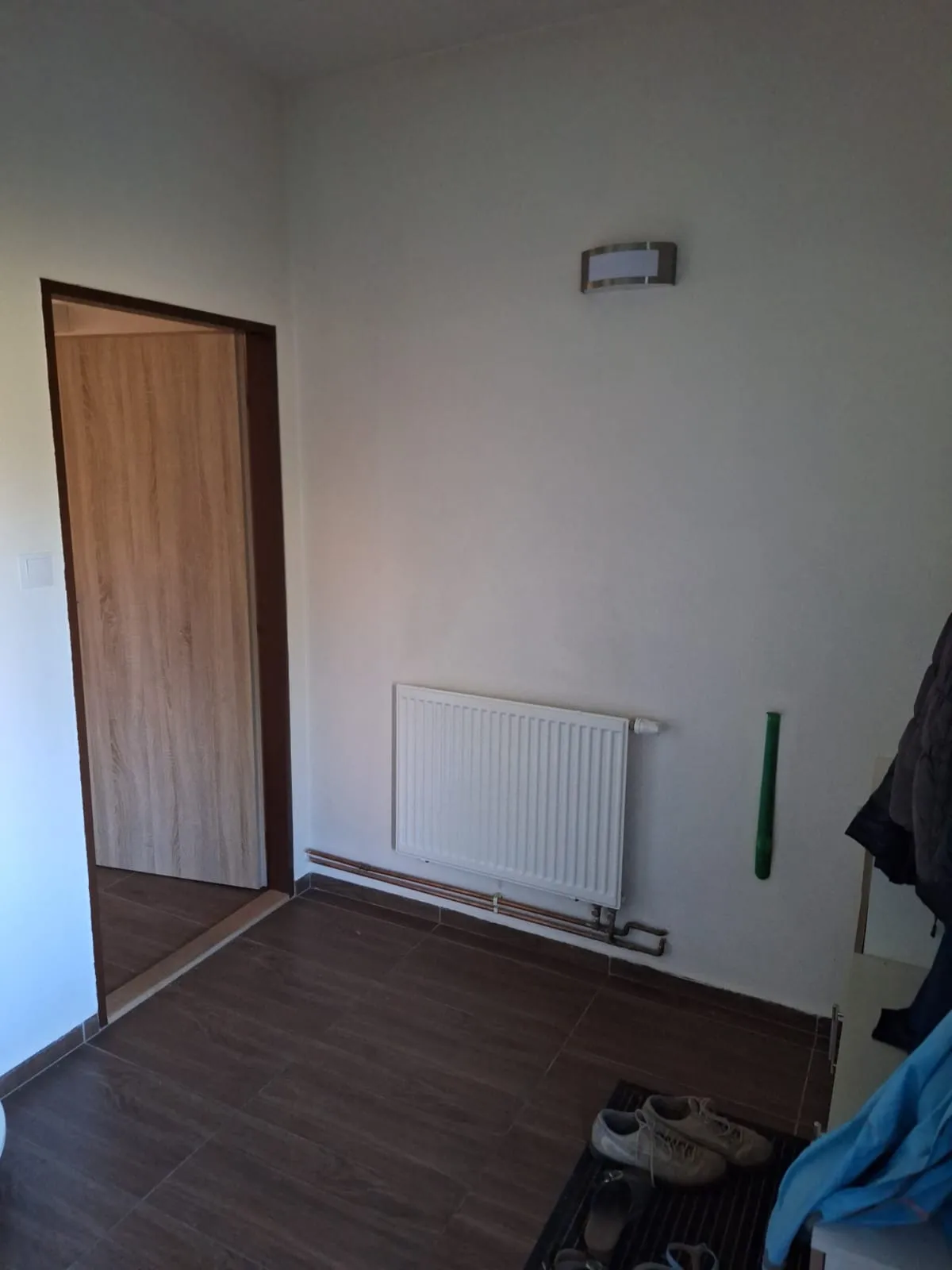 Dvougenerační RD s nájemcem, Radiměř 35